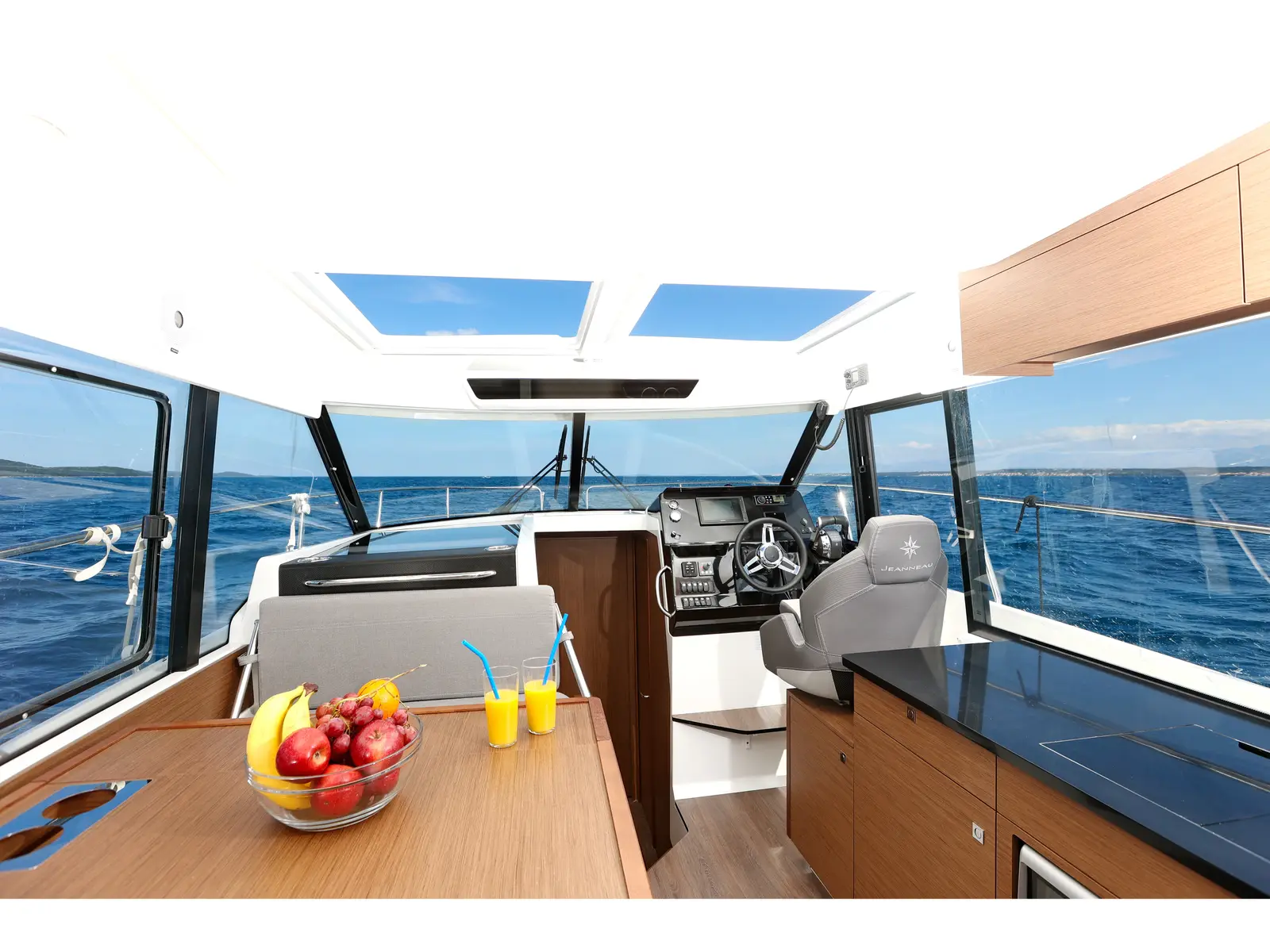 Pepa, Interior image
