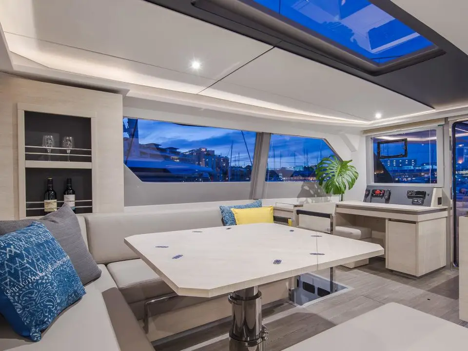 Moorings 5000 Club, Interior image