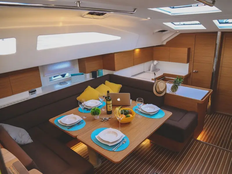 LENA, Interior image