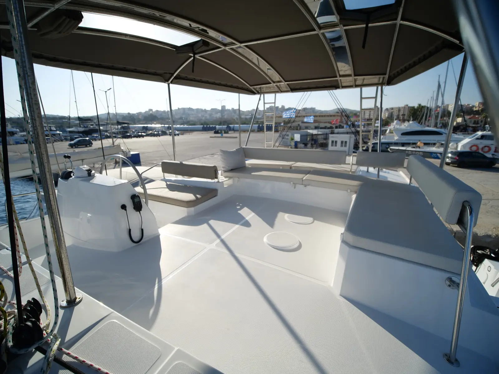 EAGLE, flybridge