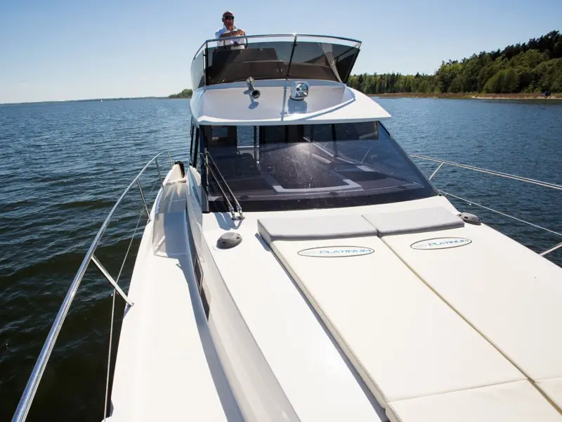 Platinum 989 Flybridge (Premiera), photograph 7