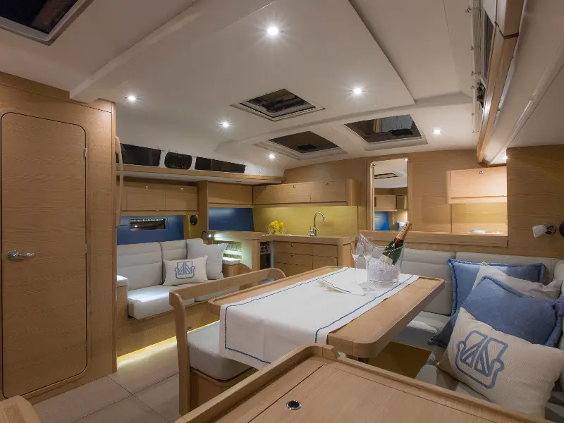 Odyssea, Interior image