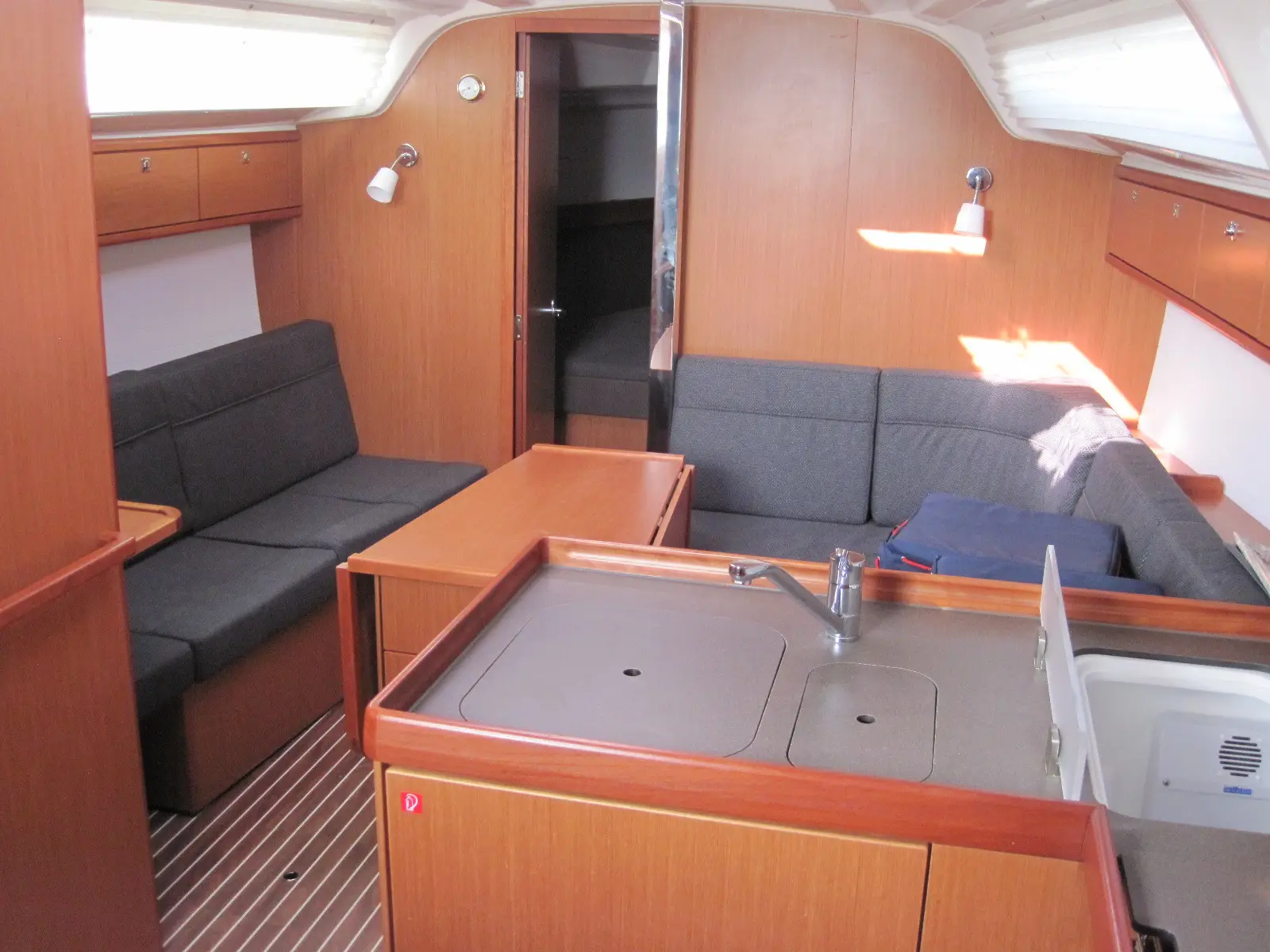 FIAMMA, Interior image