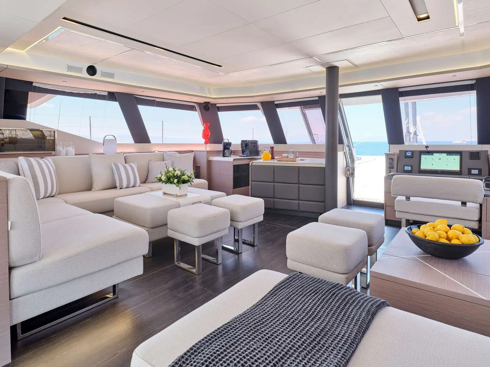 Alexandra II, Interior image