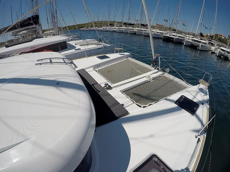 Tom Cat, Lagoon 40