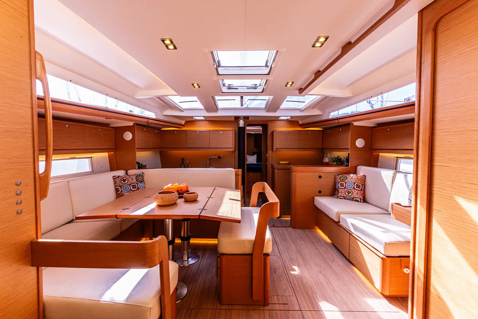 Dream Planet, Interior image