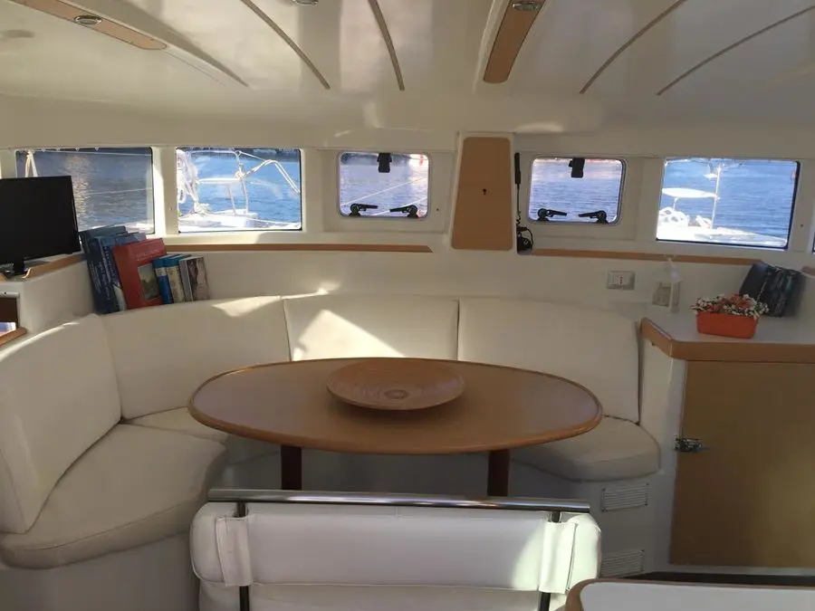 Dory, Interior image