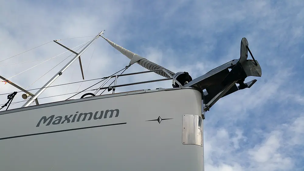 Maximum, photograph 4