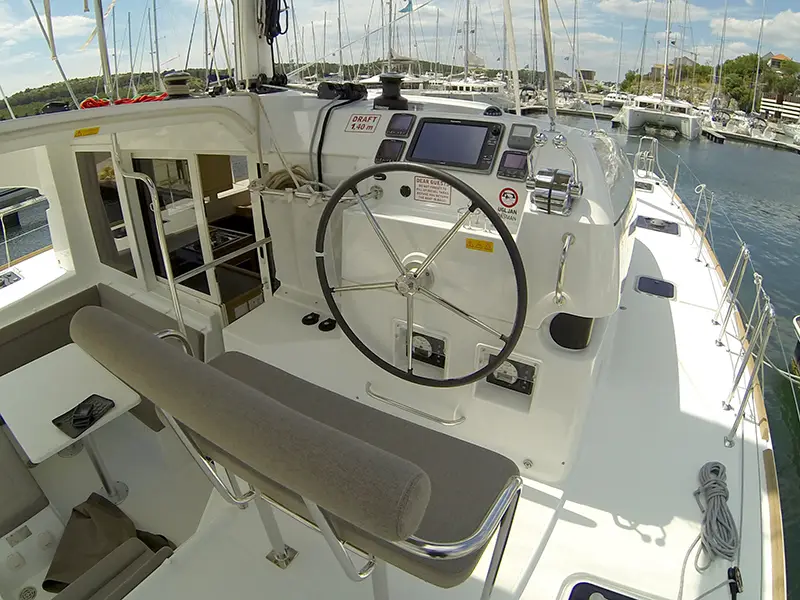 Bob Cat, Lagoon 39