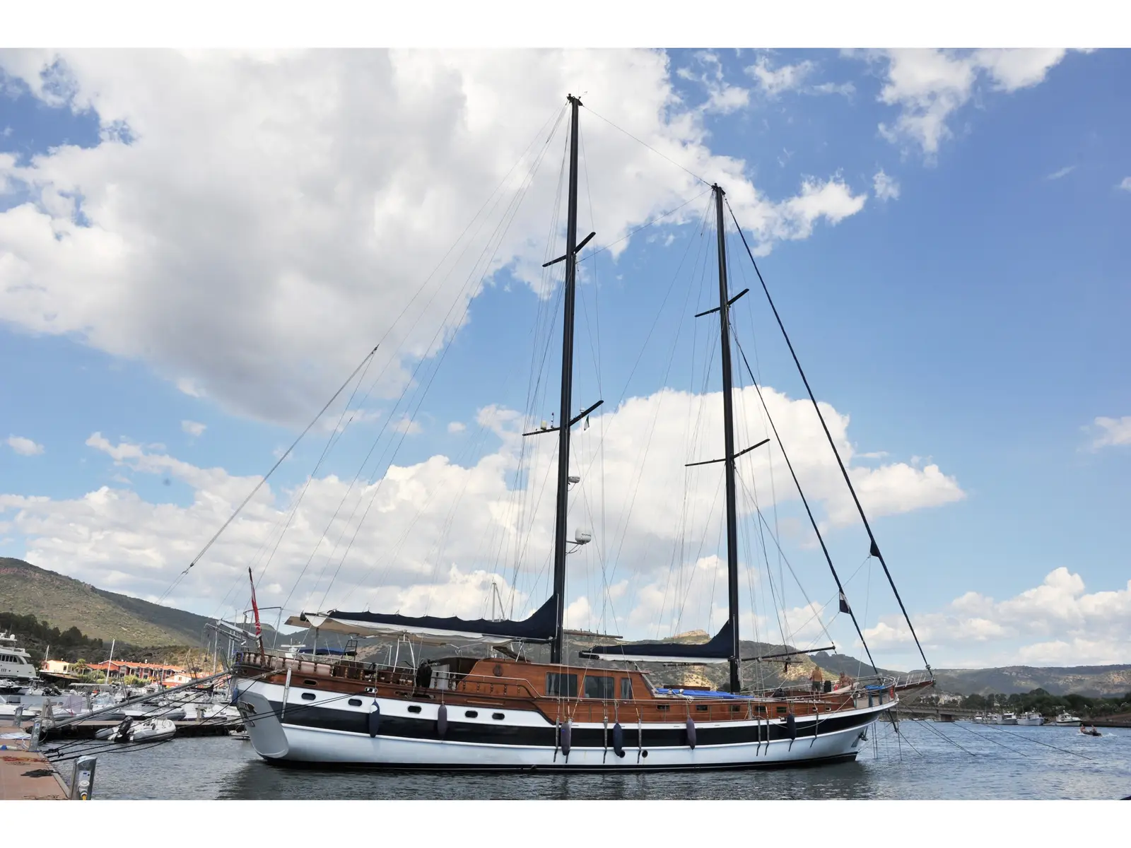 Elianora, Main image