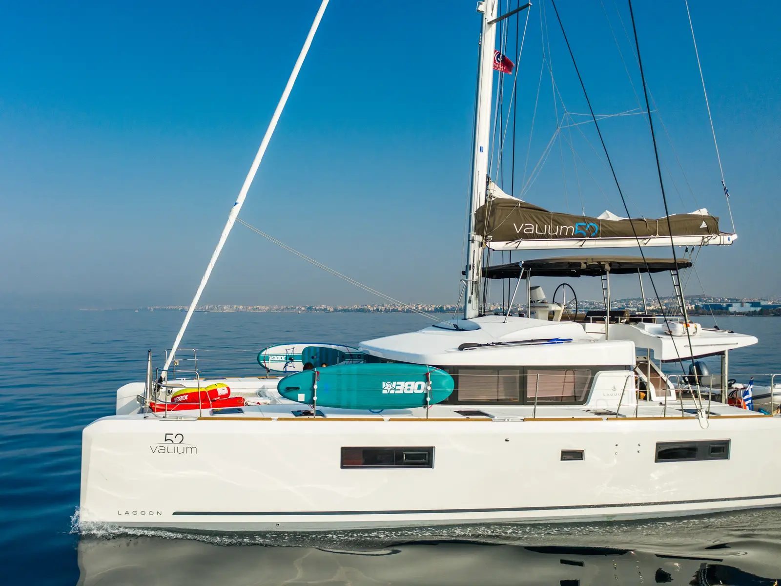 ELVIRA 52, Main image