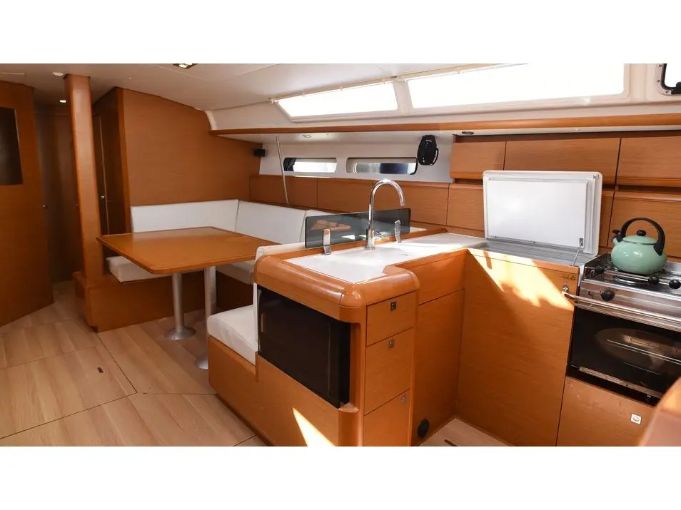 Eudora, Interior image