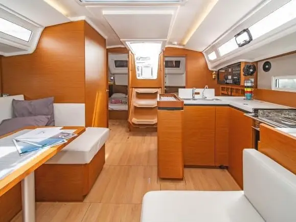 Chimera, Interior image