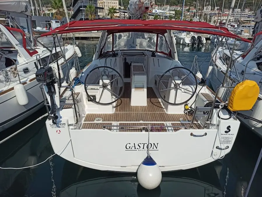 GASTON, photograph 5