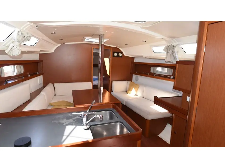 Galene, Interior image