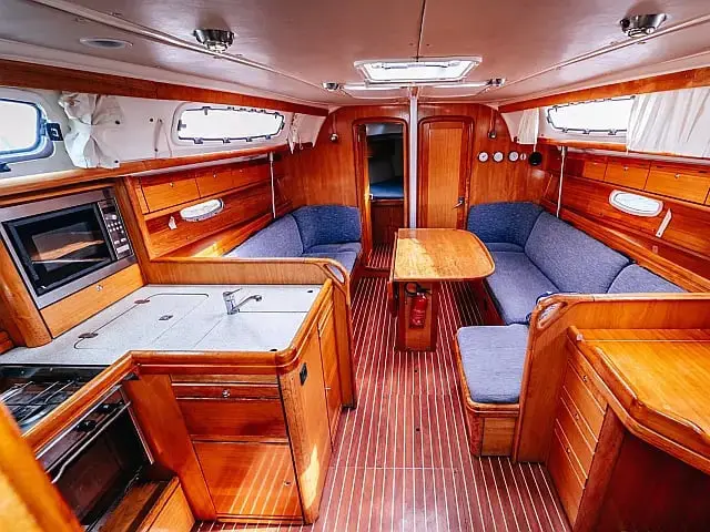 Marge, Interior image