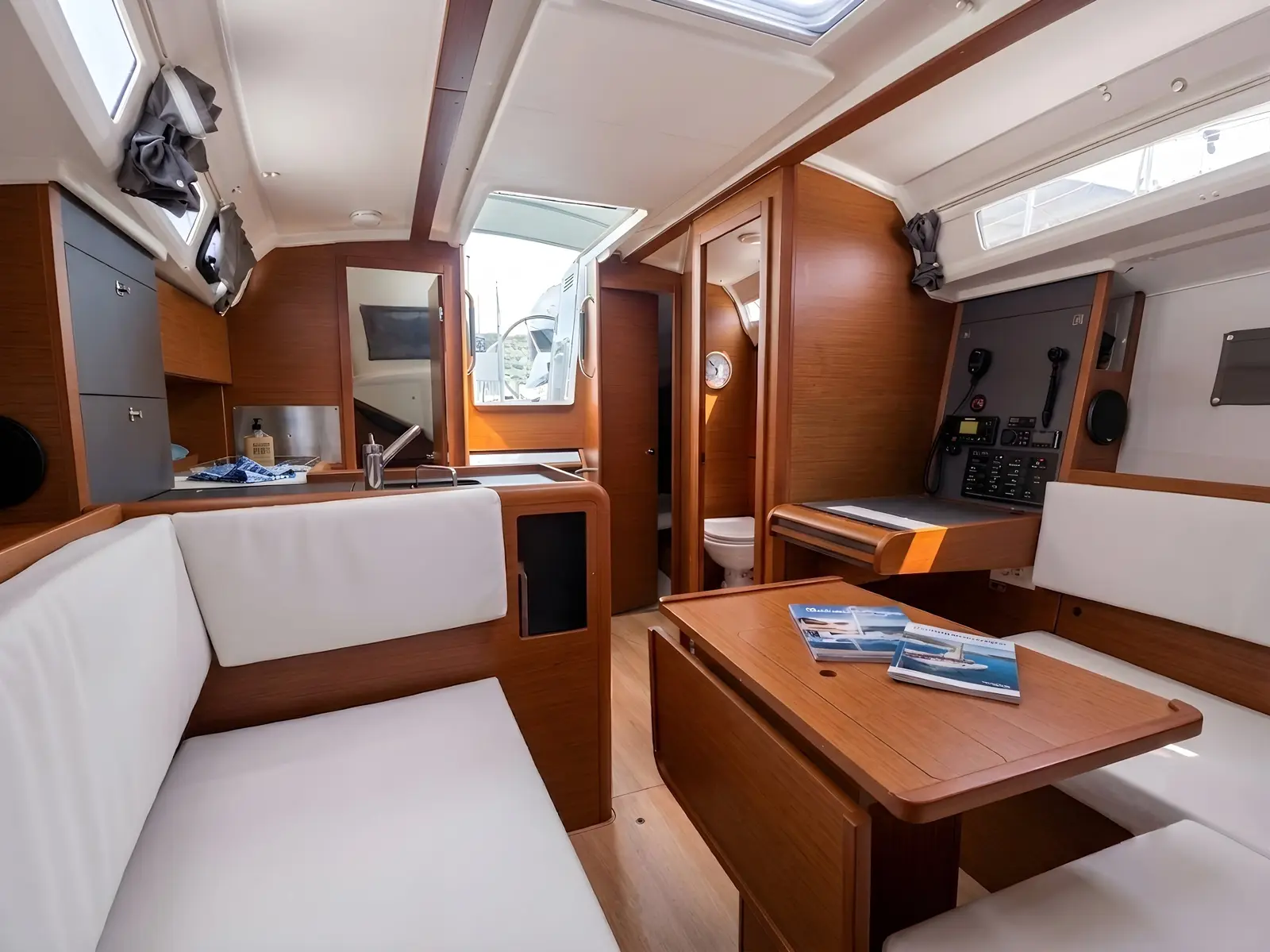 Fig, Interior image