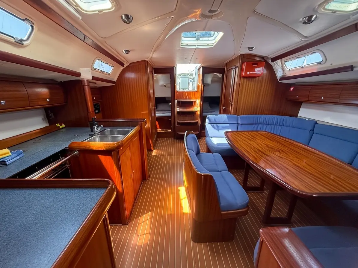 LADY LIBERTY, Interior image