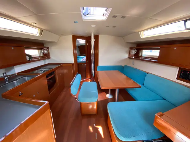 Kaali, Interior image
