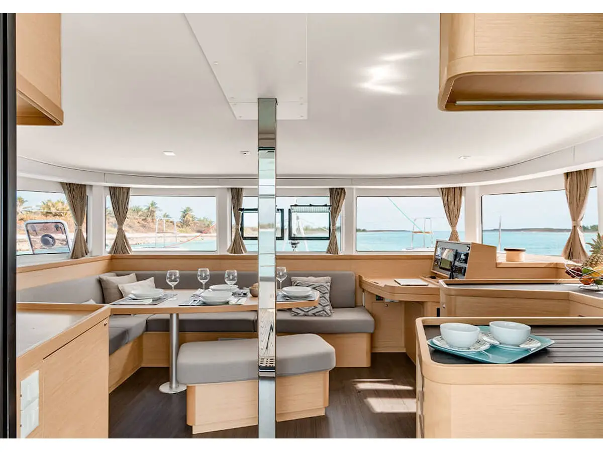 Archè III , Interior image